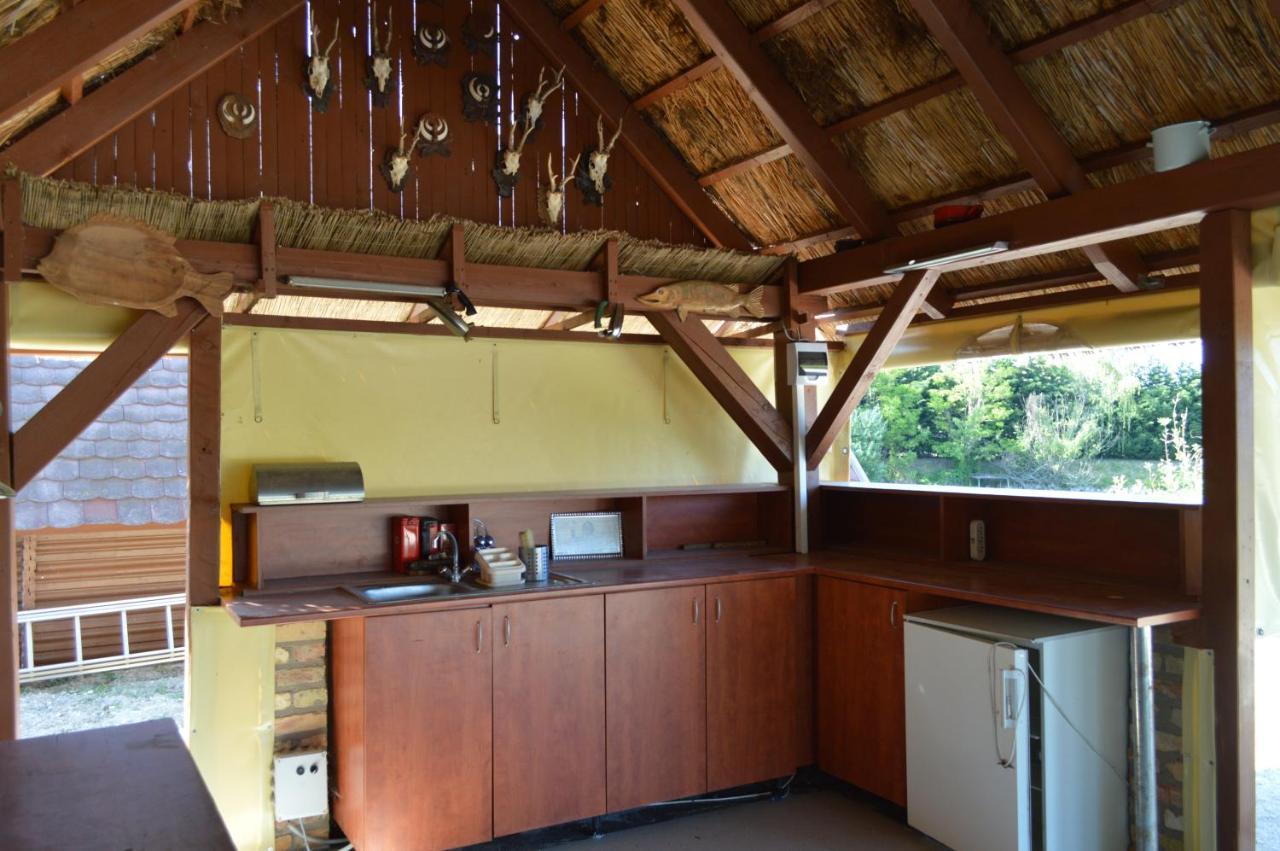 Intertranscoop Lake House Vámosszabadi Buitenkant foto