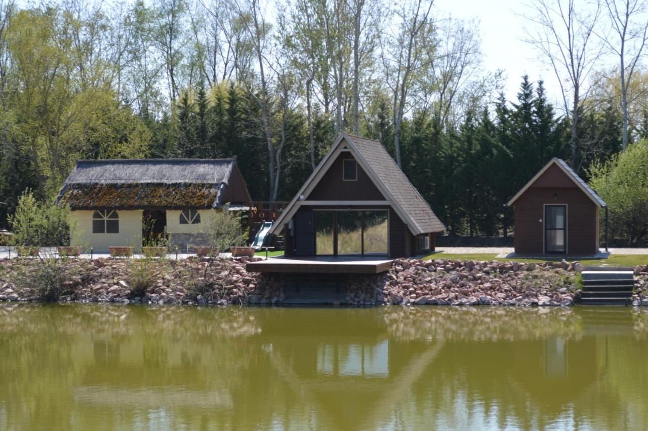 Intertranscoop Lake House Vámosszabadi Buitenkant foto